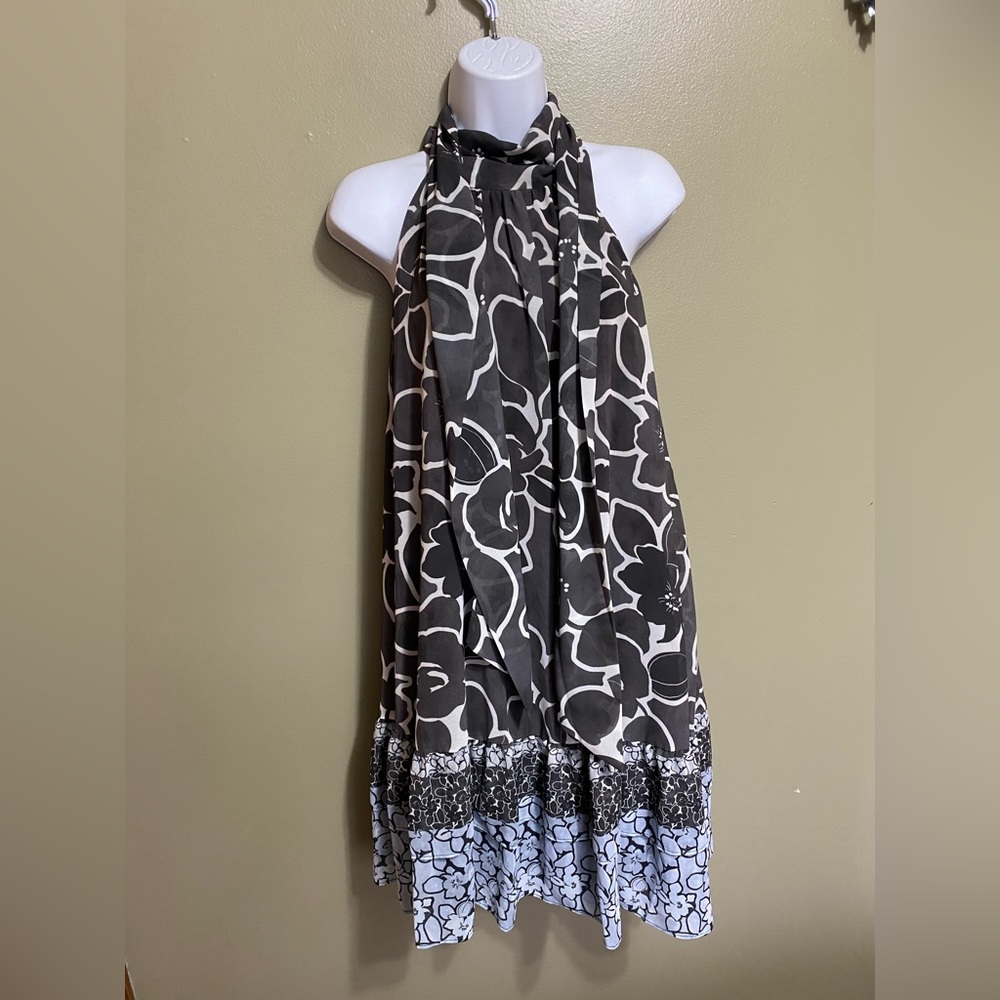 Belle Badgley Mischka Grey and White Flowing Dress, Size 12